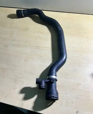 Coolant pipe/hose