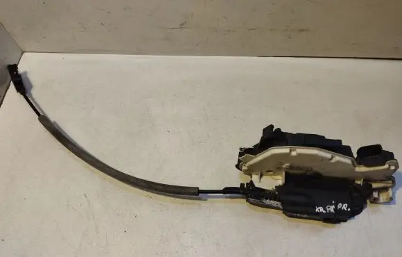 Skoda Fabia Mk2 (5J) Front door lock 15A5N1837015E