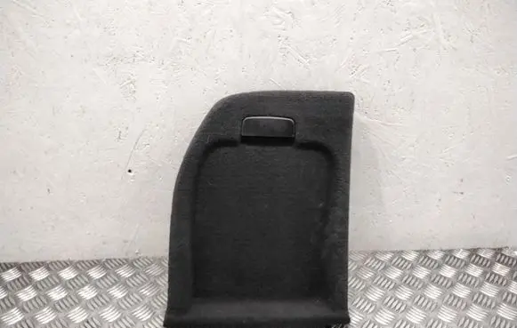 Trunk/boot side trim panel