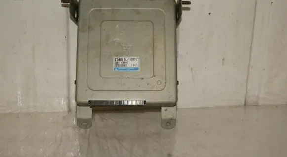 Mazda 323 F Engine control unit/module Z5B518881C