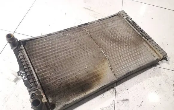 Volkswagen PASSAT B5 Coolant radiator 