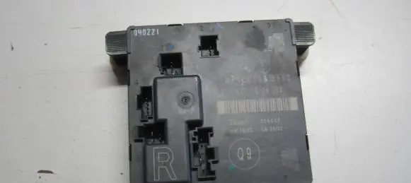 Mercedes-Benz E W211 Door control unit/module 2118201626