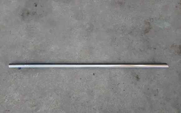 Peugeot 5008 Front door trim bar 