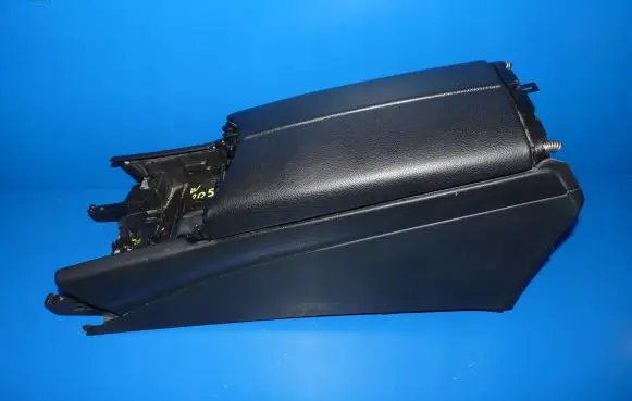 Mercedes-Benz C W205 Armrest