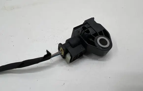 Mercedes-Benz E W213 Airbag deployment crash/impact sensor A2139051300