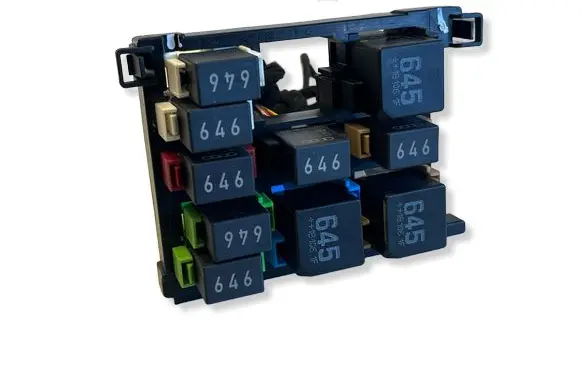 Audi Q3 8U Relay mounting block 7N0937503