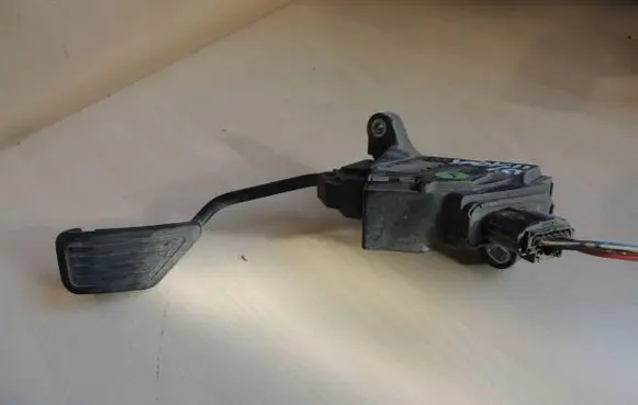 Toyota Yaris Accelerator throttle pedal 781100D020 44101308976