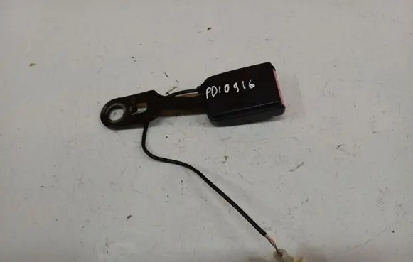 Peugeot 207 Front seatbelt buckle 
