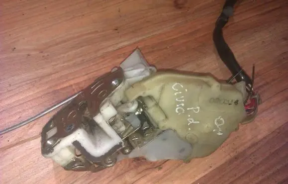 Honda Civic Front door lock
