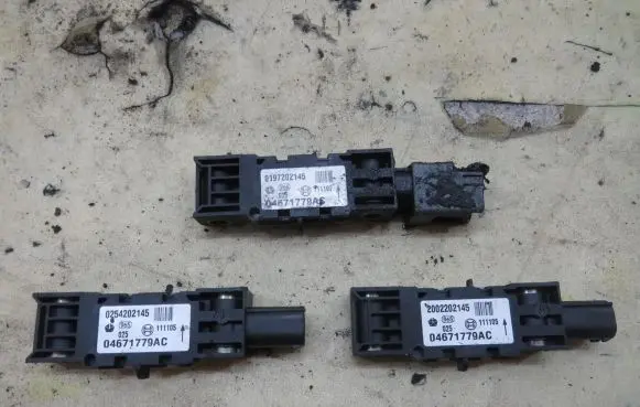Jeep Grand Cherokee (WK) Airbag deployment crash/impact sensor 04671779AC