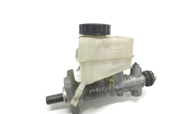 Mercedes-Benz C W203 Master brake cylinder A2104300002