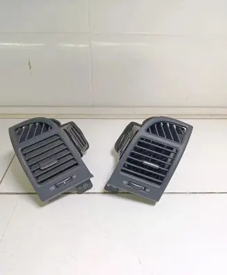 Hyundai Santa Fe Dashboard side air vent grill/cover trim 974802B000 974902B000 UO422348
