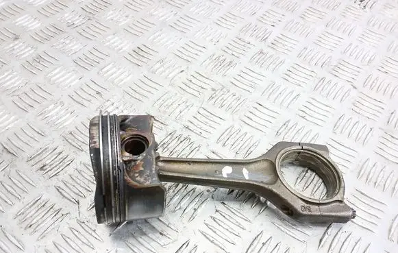 BMW 1 E82 E88 Piston with connecting rod 