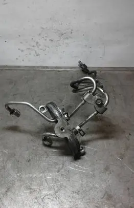 Subaru Outback Fuel injector supply line/pipe 