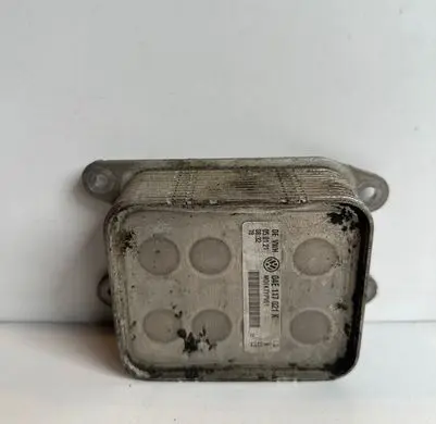 Volkswagen T-Roc Engine oil radiator 04E117021K