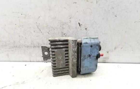 Opel Vivaro Coolant fan relay 