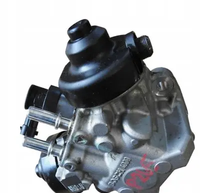 Maserati Ghibli Fuel injection high pressure pump 35022143F