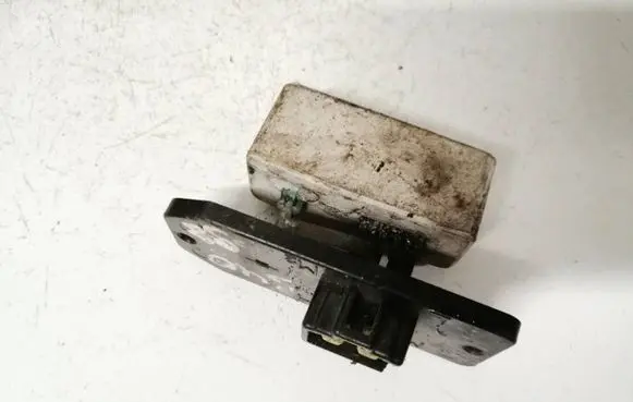 Mitsubishi Carisma Heater blower motor/fan resistor 76886