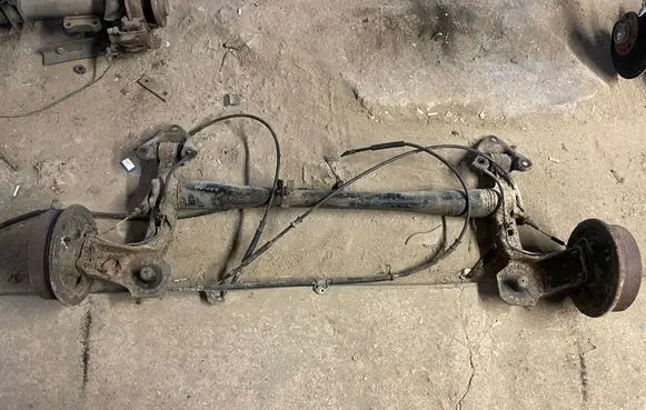 Opel Zafira A Rear axle beam 