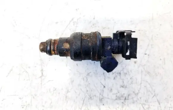 Audi A4 S4 B5 8D Fuel injector 280150446