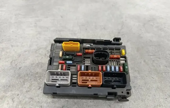 Peugeot 308 BSM Control unit 