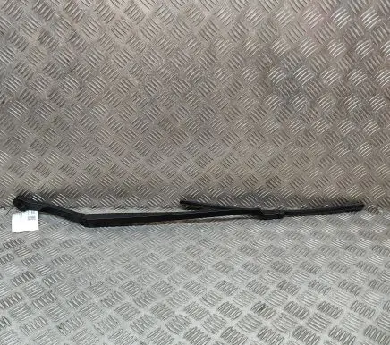 BMW X3 G01 Front wiper blade arm 7399010