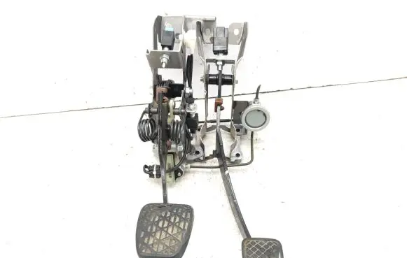 Subaru Outback Pedal assembly 005254A