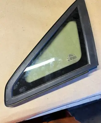 Ford Focus C-MAX Front door vent window glass four-door 43R001057
