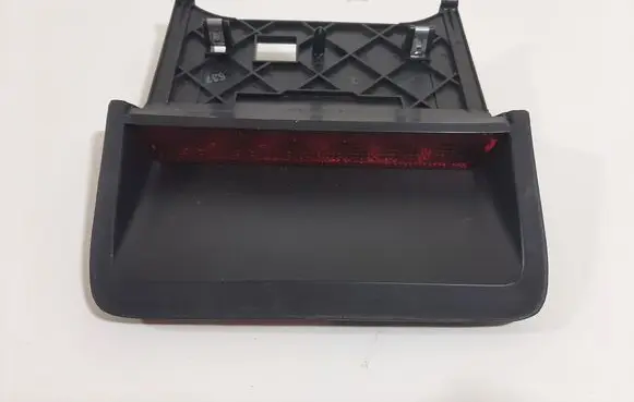 Dodge Challenger Third/center stoplight 