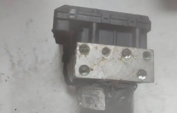 Volkswagen New Beetle ABS Pump 1J0907379P 1J0614117D