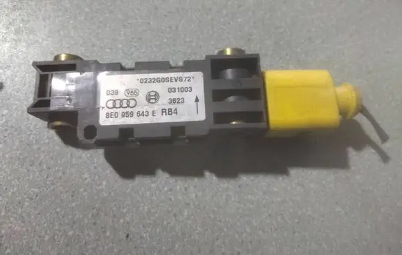 Audi A6 S6 C5 4B Airbag deployment crash/impact sensor 8E0959643E 0232G0SEVS72 031003