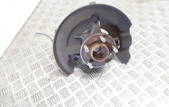 Ford Focus Front wheel hub AV613K171D
