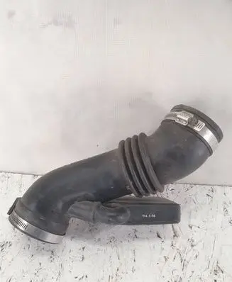 Subaru Outback Air intake duct part B023