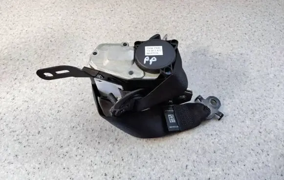 BMW 7 F01 F02 F03 F04 Front seatbelt 625985300