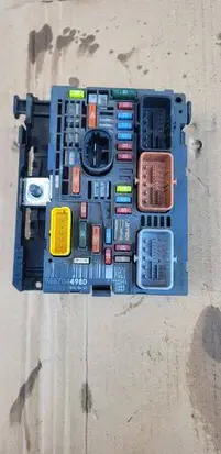 Peugeot 3008 I Fuse module 9667044980