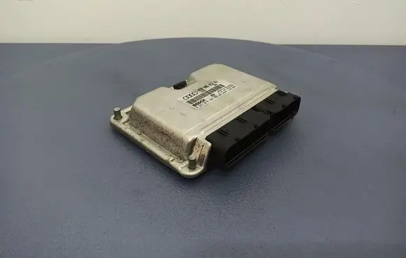 Audi A4 S4 B5 8D Engine control unit/module ECU 038906012AJ