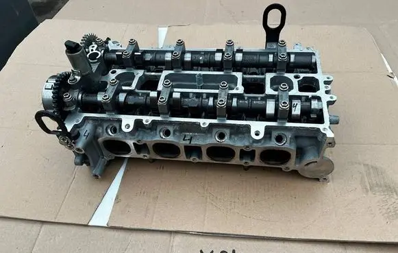 Ford Kuga III Engine head 