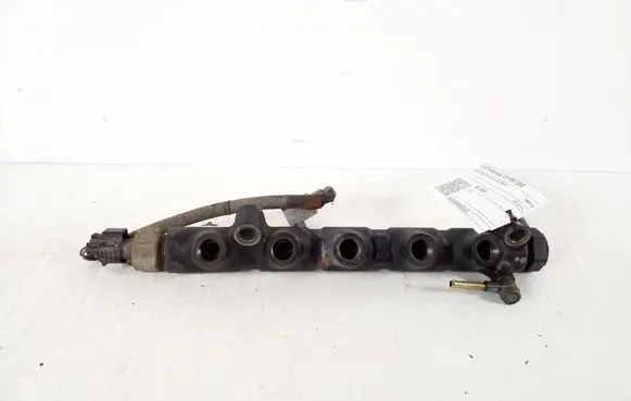 Toyota Avensis T220 Fuel main line pipe