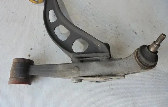 Jaguar XK8 - XKR Front control arm NJA1348AA