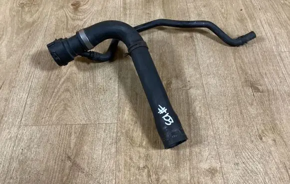 Engine coolant pipe/hose