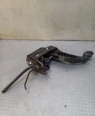 Audi A2 Clutch pedal 8Z1721059B