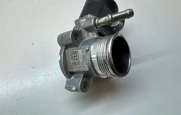 Mercedes-Benz C W205 EGR valve A6541405700