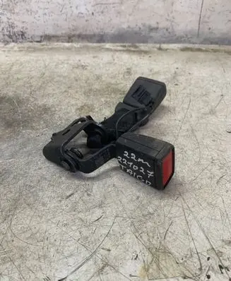 Volkswagen Taigo Rear seatbelt buckle