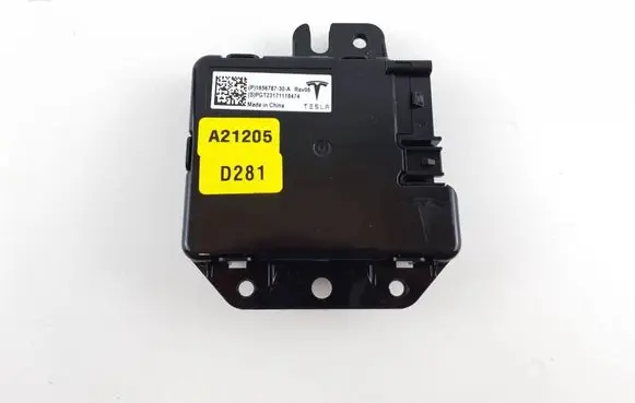 Tesla Model Y USB control unit 165678730A