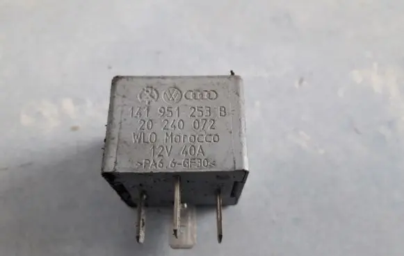 Volkswagen Golf IV Other relay 141951253B 20240072