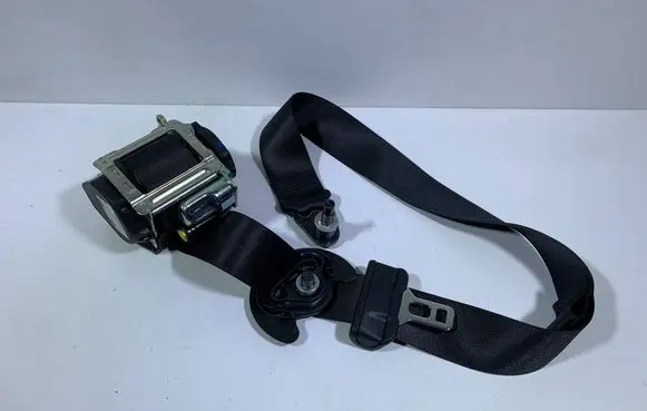 Mercedes-Benz Sprinter W907 W910 Front seatbelt A9078600700 9078600700 633937200
