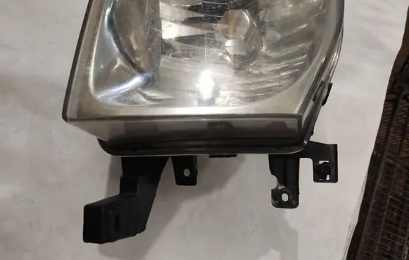 Nissan Navara D40 Headlight/headlamp