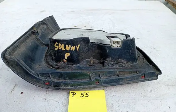 Nissan Sunny Rear/tail lights 566565