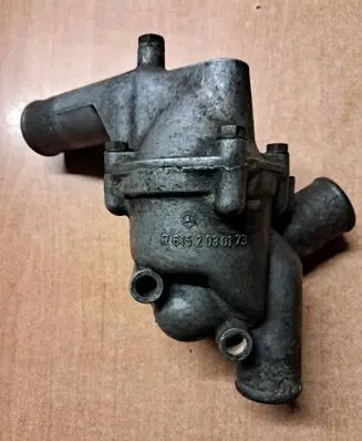 Mercedes-Benz W123 Thermostat housing 6152030173