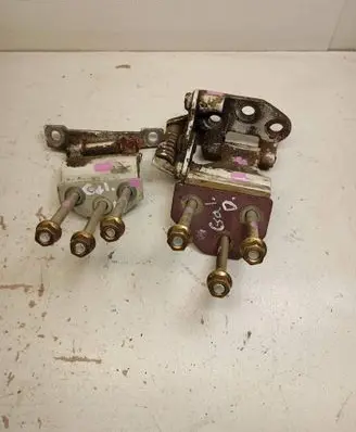 Saab 900 Rear door hinge set 